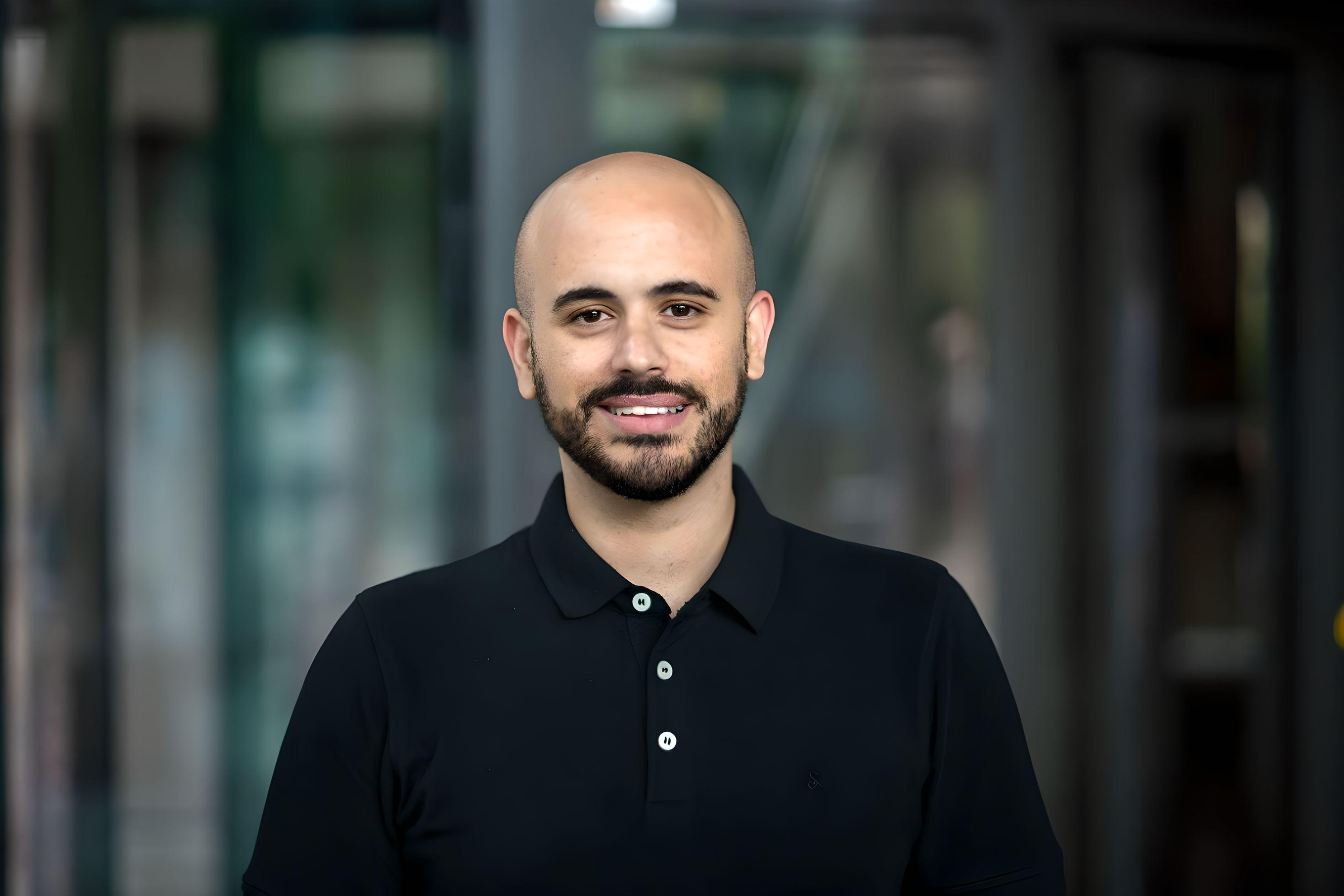 Alain Hoyek Alain Hoyek
